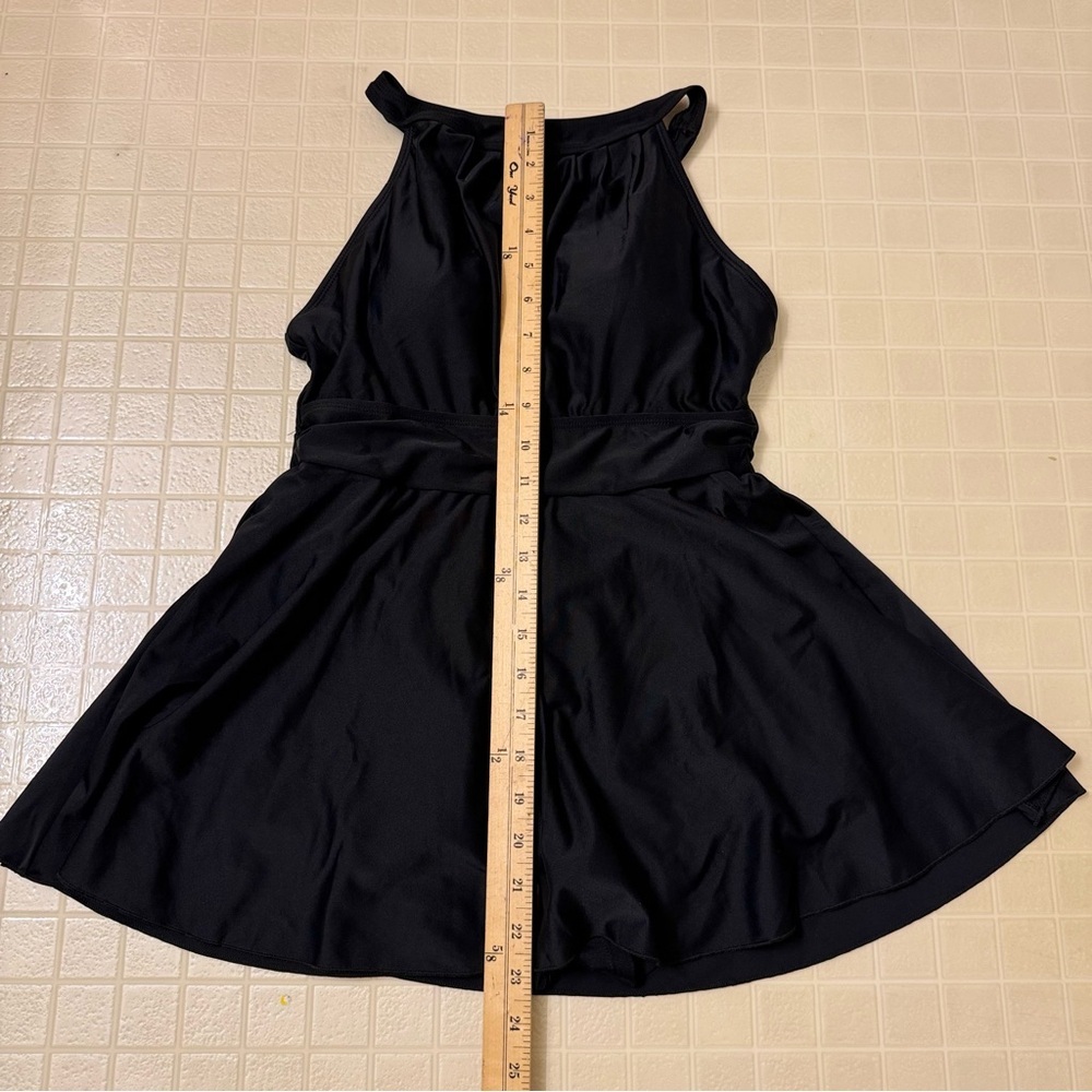 Elerevyo High Neck Ruched Tummy
Control Criss Cross Back Modest Skirt Swimdress - Picture 6 of 9